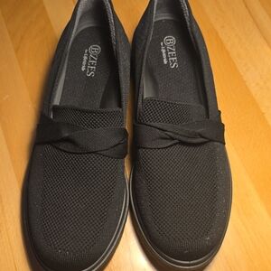 Bzees Women's Black Loafers